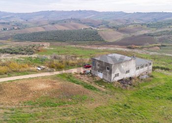 Vista delle montagne - Casa indipendente via Luigi Rovelli
 
snc, Montenero di Bisaccia - foto 8