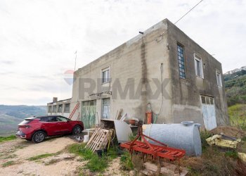 Casa all\'aperto - Casa indipendente via Luigi Rovelli
 
snc, Montenero di Bisaccia - foto 10