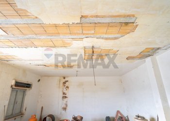 Edificio all\'aperto - Casa indipendente via Luigi Rovelli
 
snc, Montenero di Bisaccia - foto 38