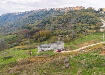 Vista delle montagne - Casa indipendente via Luigi Rovelli
 
snc, Montenero di Bisaccia - foto 49