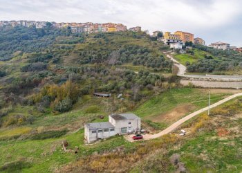 Vista delle montagne - Casa indipendente via Luigi Rovelli
 
snc, Montenero di Bisaccia - foto 50