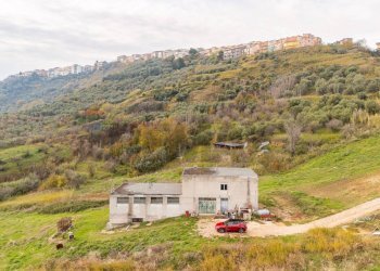 Vista delle montagne - Casa indipendente via Luigi Rovelli
 
snc, Montenero di Bisaccia - foto 57