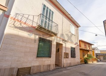Edificio all\'aperto - Appartamento Via Torri in Sabina
 
4, Cupello - foto 1