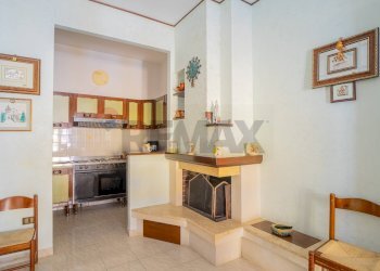Cucina - Casa semi indipendente Montenero di Bisaccia - foto 3