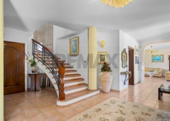 Scale - Villa Vasto - photo 12