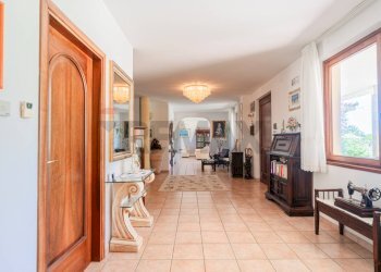 Hall / corridoio - Villa Vasto - photo 36
