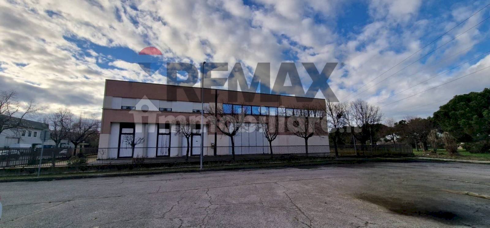 Edificio all\'aperto - Locale Commerciale Riccione - foto 2