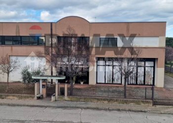 Edificio all\'aperto - Locale Commerciale Riccione - foto 1
