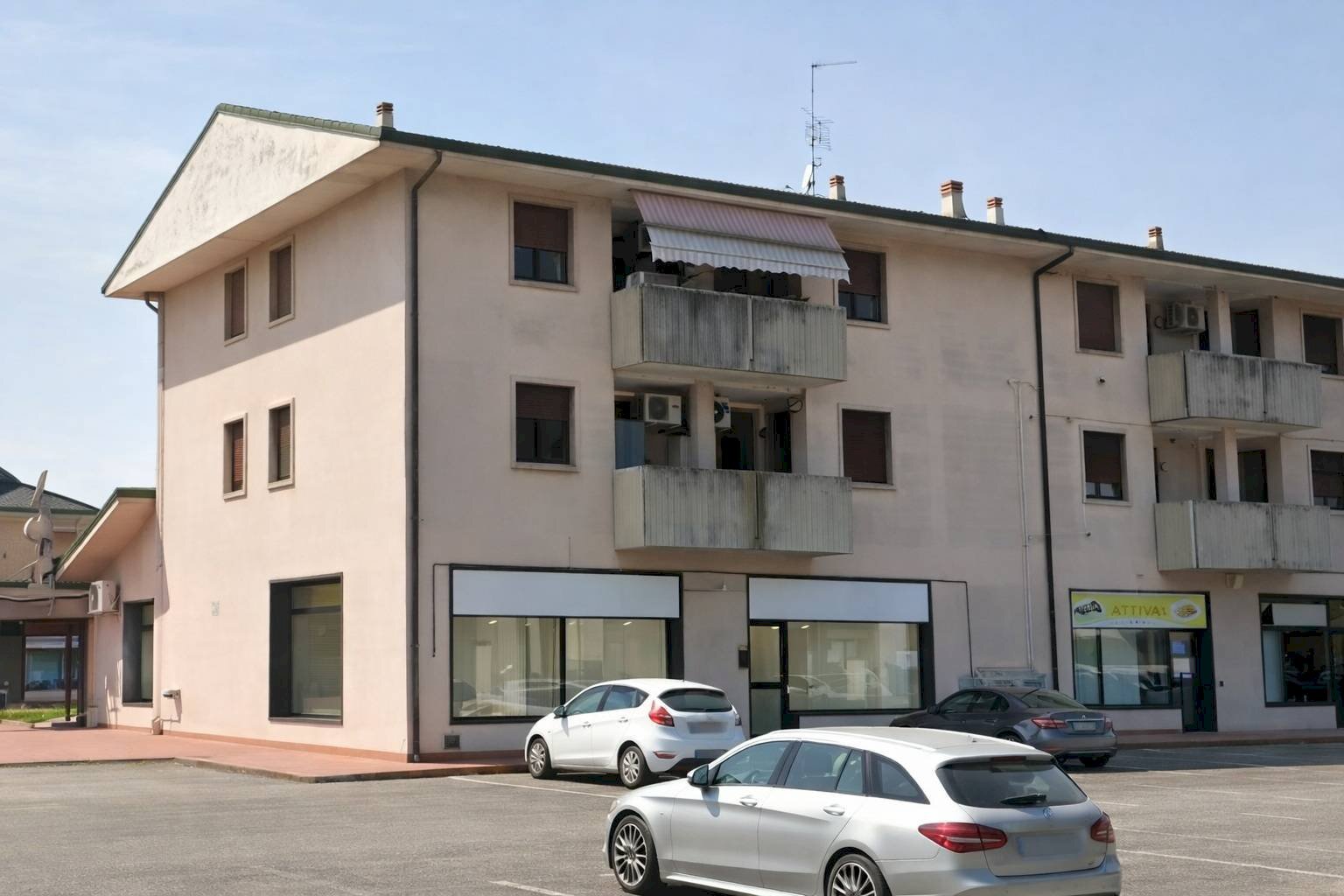 Foto 2 - Commercial Premises via cesare battisti
3, San Giovanni Lupatoto - photo 2