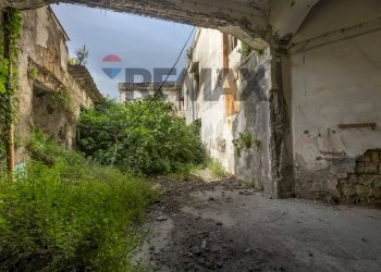 Casa all\'aperto - Shed via Marittima
 
3, Ercolano - photo 9