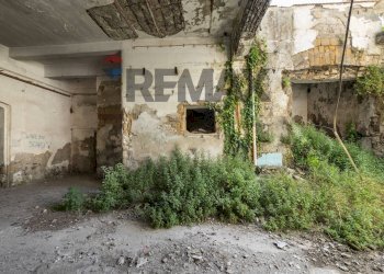 Casa all\'aperto - Shed via Marittima
 
3, Ercolano - photo 12