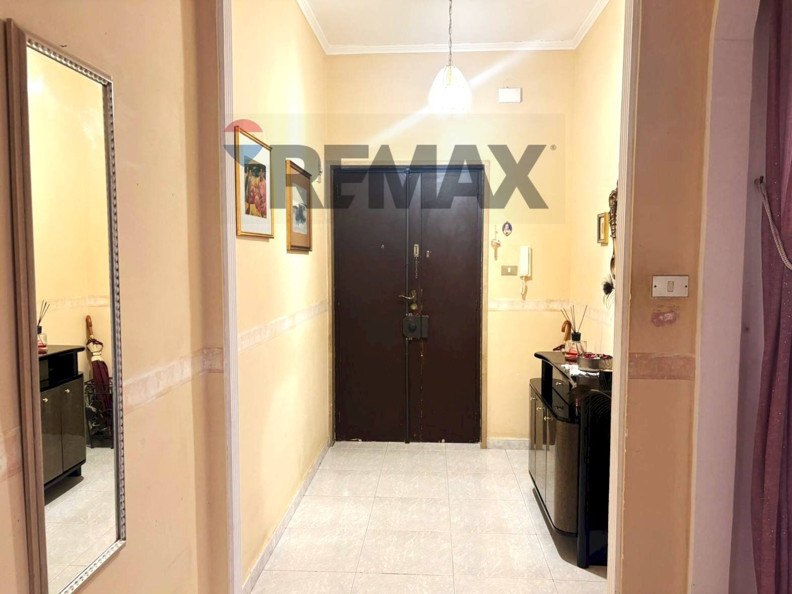 Hall / corridoio - Four-room apartment VIA ROVERETO
 
12, Trani - photo 1