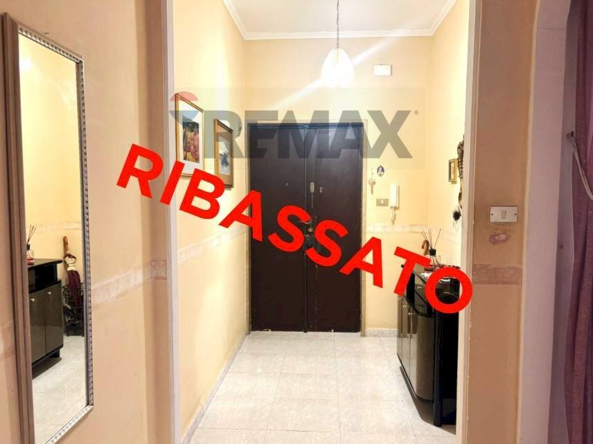 Hall / corridoio - Four-room apartment VIA ROVERETO
 
12, Trani - photo 1
