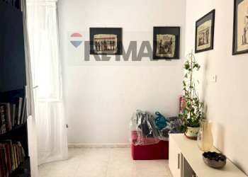 Hall / corridoio - Four-room apartment VIA ROVERETO
 
12, Trani - photo 35