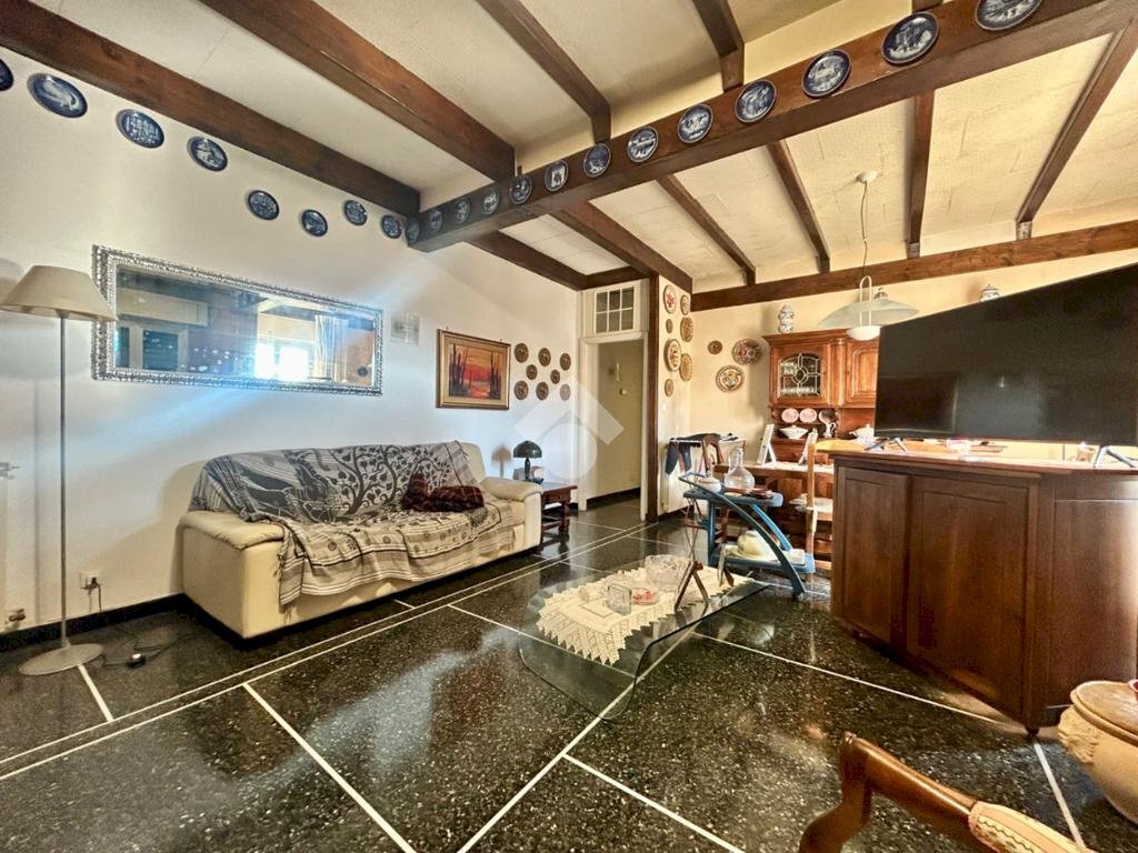 Four-room apartment Via carlo bonanni, Genova (neighborhood San Teodoro) - photo 3