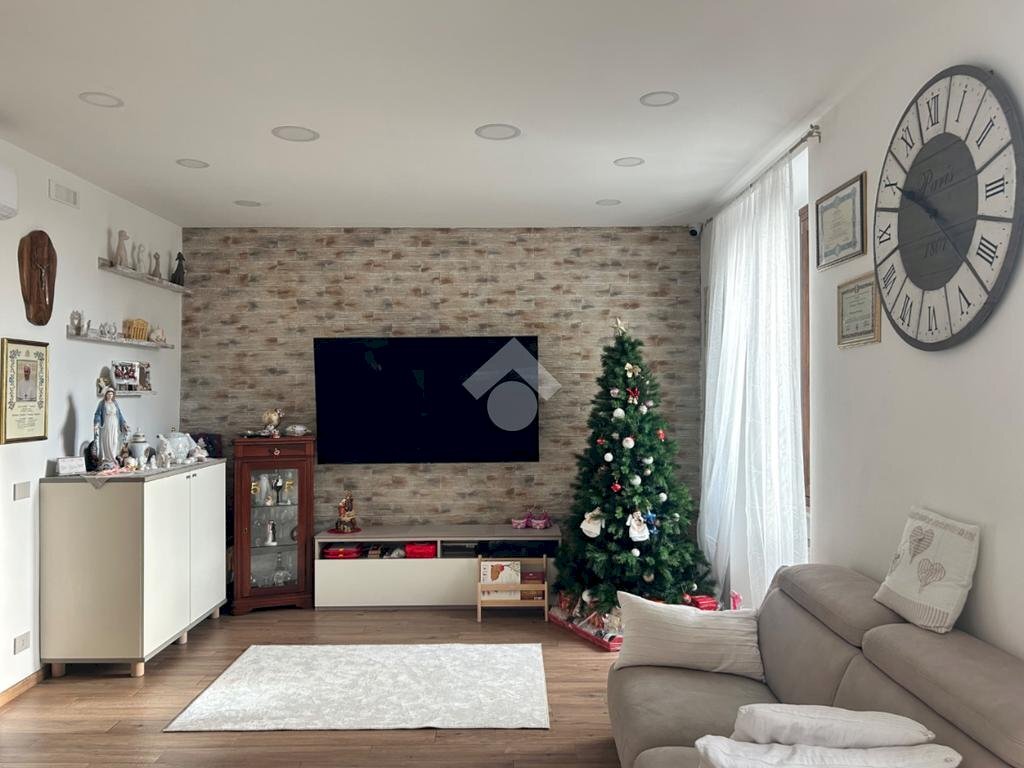 Four-room apartment Via Bologna, Genova (neighborhood San Teodoro) - photo 1