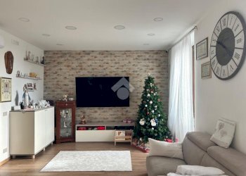 Four-room apartment Via Bologna, Genova (neighborhood San Teodoro) - photo 1