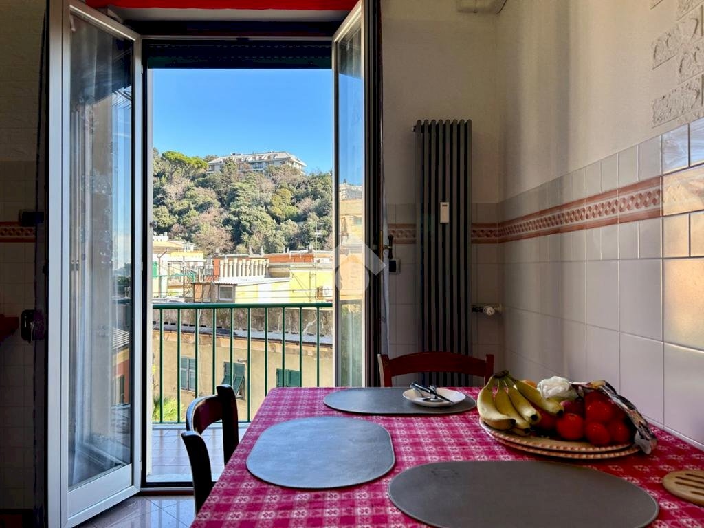 Four-room apartment Via Venezia, Genova (neighborhood San Teodoro) - photo 1