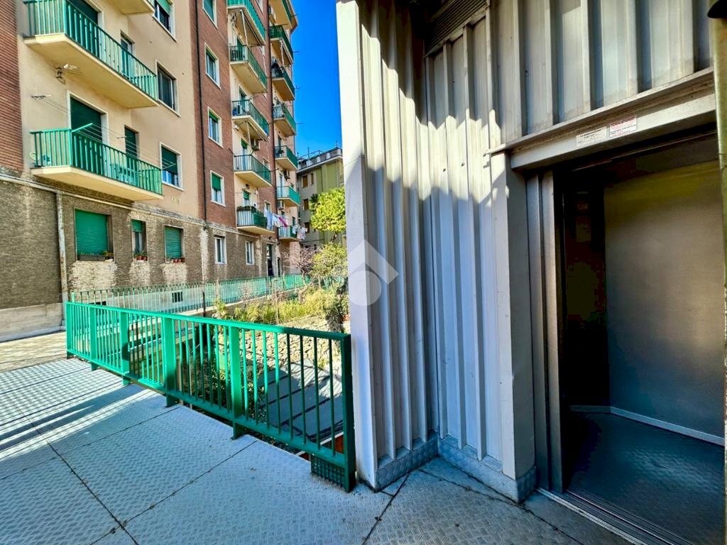 Four-room apartment Via Venezia, Genova (neighborhood San Teodoro) - photo 3
