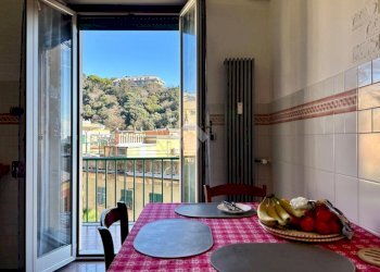 Four-room apartment Via Venezia, Genova (neighborhood San Teodoro) - photo 1