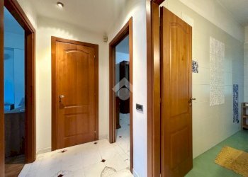 Four-room apartment Via Venezia, Genova (neighborhood San Teodoro) - photo 10