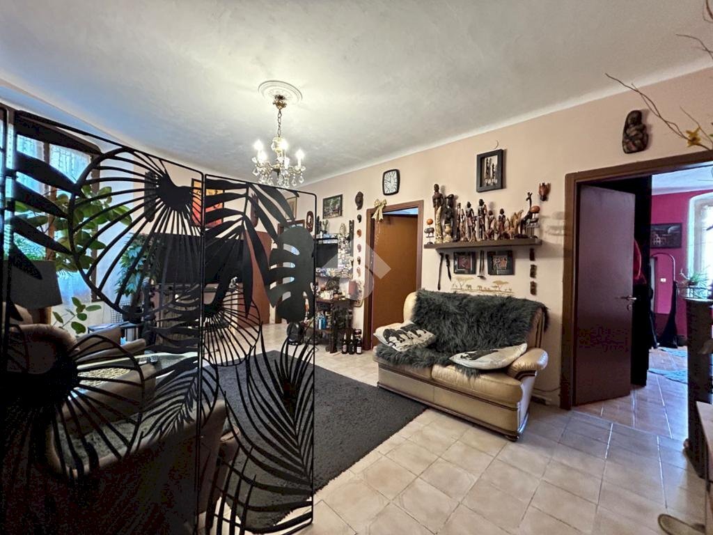 Four-room apartment Salita degli Angeli, Genova (neighborhood San Teodoro) - photo 2