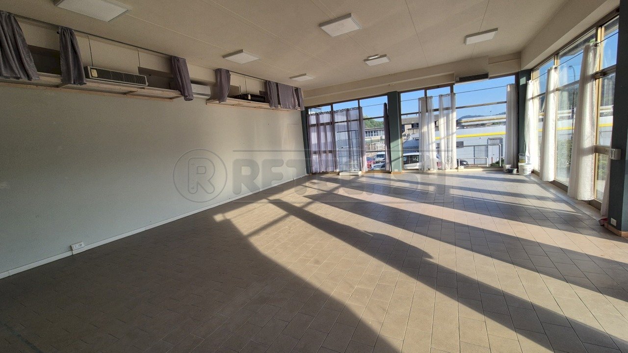 Retecasa_Valdagno Area di vendita - Commercial Premises Cornedo Vicentino - photo 3