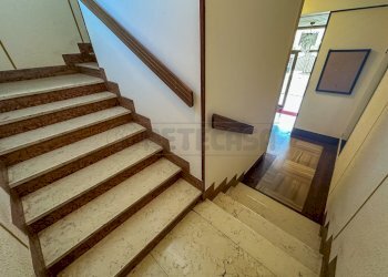VANO SCALE.jpg - Appartamento Via del Rosario 2, Monfalcone - foto 5