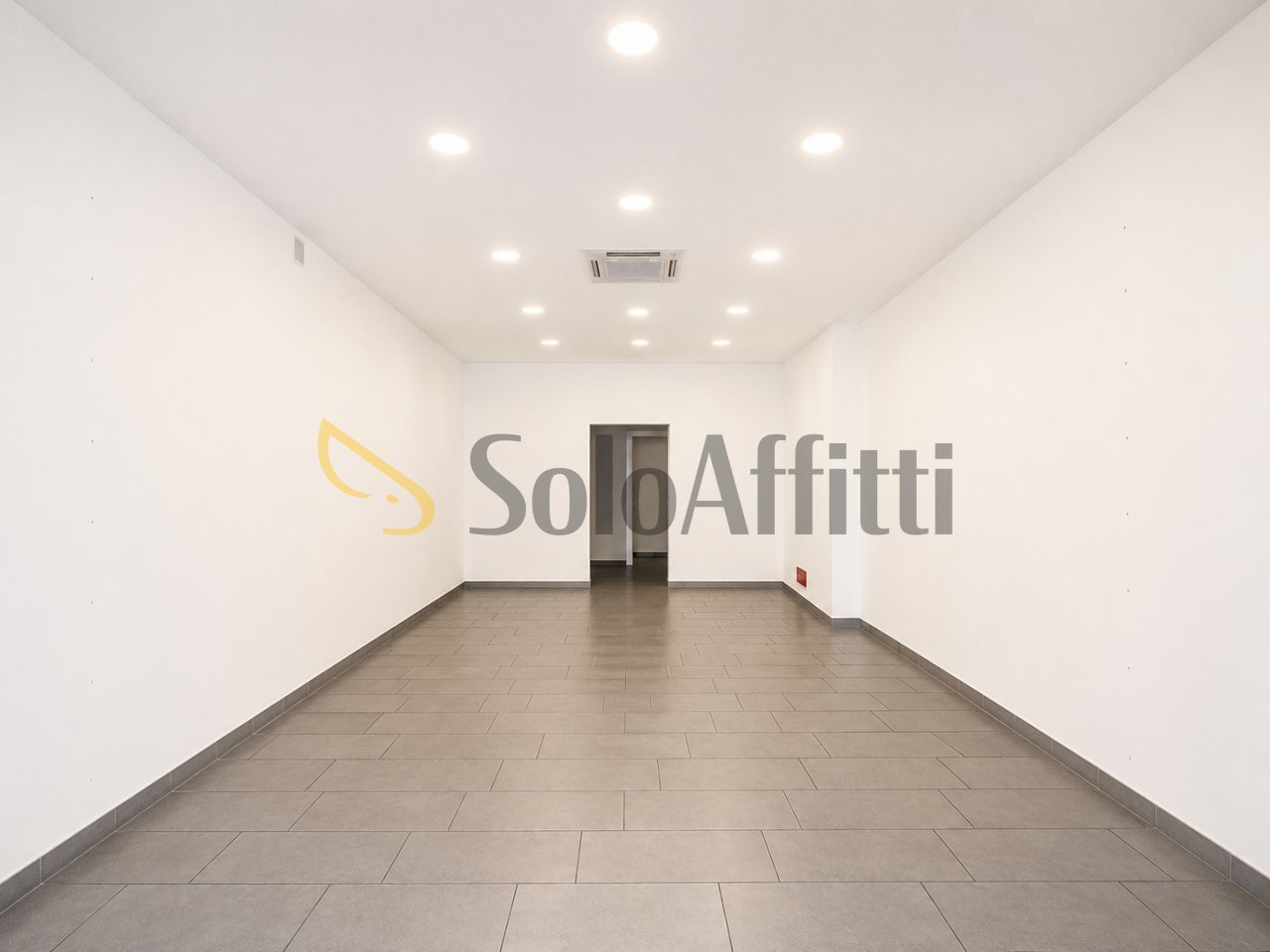Sala - Commercial Premises Via Gian Lorenzo Bernini 83B, Napoli (neighborhood Vomero) - photo 3