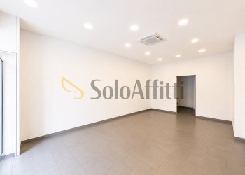 Sala - Commercial Premises Via Gian Lorenzo Bernini 83B, Napoli (neighborhood Vomero) - photo 2