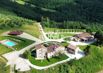 1.jpg - Farm Dicomano - photo 1