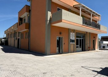 prospetto esterno - Commercial Premises Via Eugenio Montale 3, Monopoli - photo 4