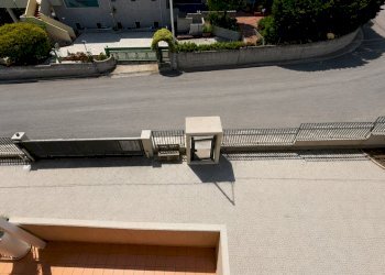 piazzale - Commercial Premises Via Eugenio Montale 3, Monopoli - photo 11