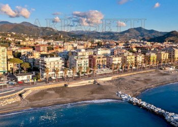 lungomare4 con timbro.jpg - Appartamento Via Vittorio Veneto 44, Sestri Levante - foto 2