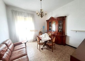 1.jpg - Quadrilocale Viale Roma 246, Massa - foto 4