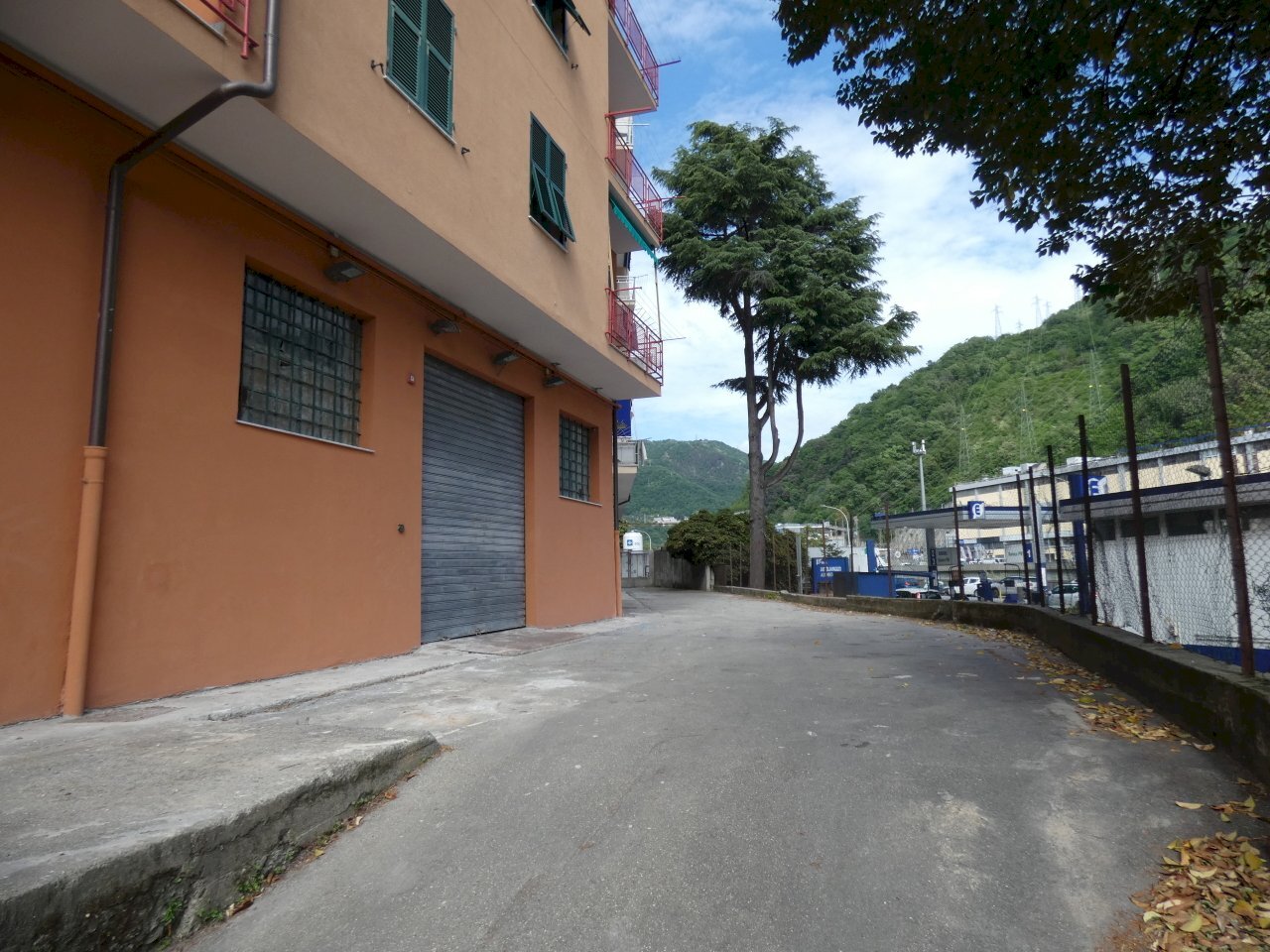 P1170365.jpg - Commercial Premises Via Piacenza, Genova (neighborhood Molassana) - photo 1