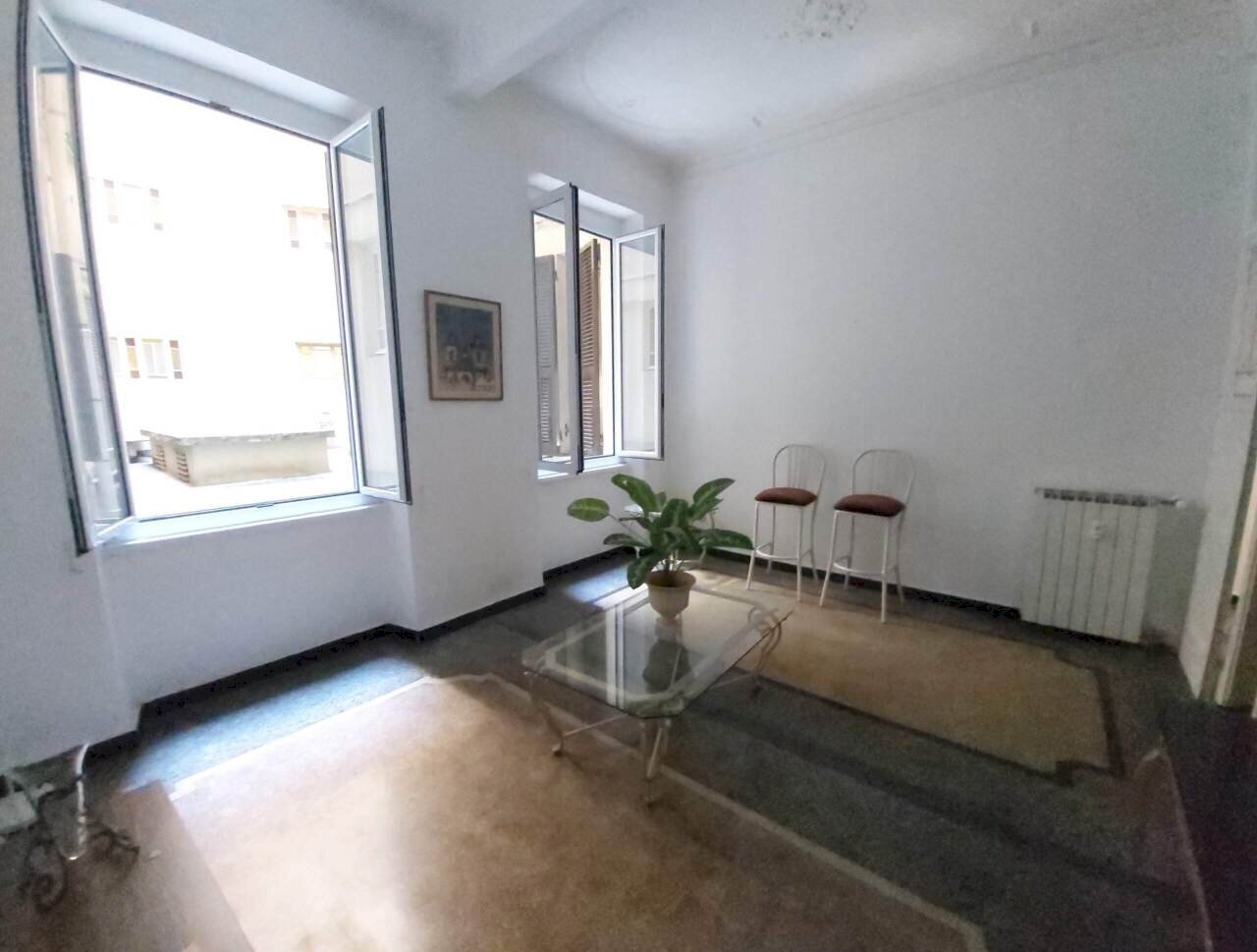 IMG_20260508_180947.jpg - Three-room apartment Corso Magenta, Genova (neighborhood Castelletto) - photo 2
