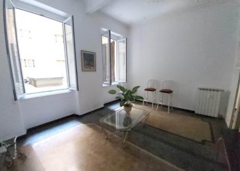 IMG_20260508_180947.jpg - Three-room apartment Corso Magenta, Genova (neighborhood Castelletto) - photo 2