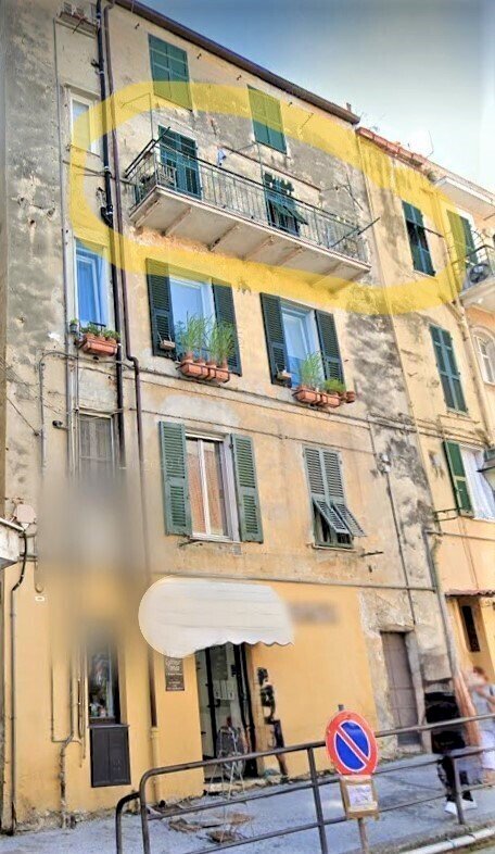 0 facciata e balcone 3 piano.jpg - Trilocale Via Arnaldo da Brescia 8, Sanremo - foto 1