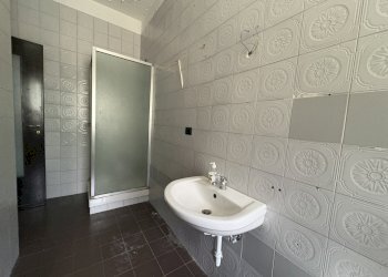 BAGNO.jpg - Quadrilocale Corso Monte Cucco 73, Torino (zona Pozzo Strada) - foto 11