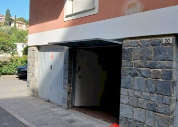 1.0 ESTERNO.jpg - Box Via dell'Alloro 28, Genova (neighborhood Sestri Ponente) - photo 1