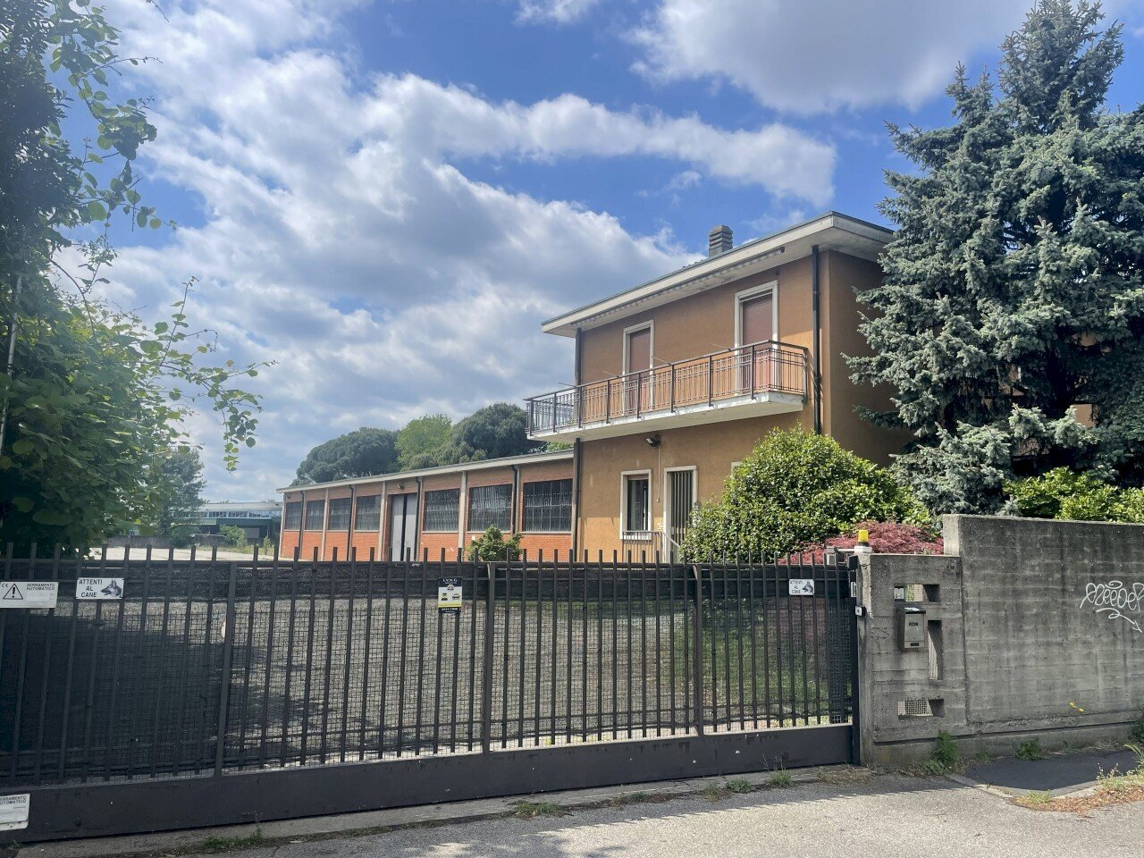 Esterni stabile - Commercial Premises Viale dell'Unione Europea 36, Gallarate - photo 1