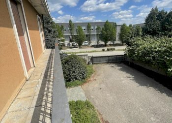 Ingresso carraio - Locale Commerciale Viale dell'Unione Europea 36, Gallarate - foto 10