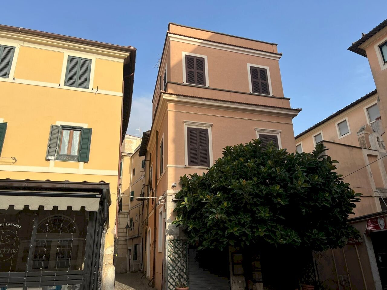 adcaae9b-1153-4eff-ac38-f9816d563c07.jpg - Three-room apartment Via Andrea Sacchi 2, Nettuno - photo 1