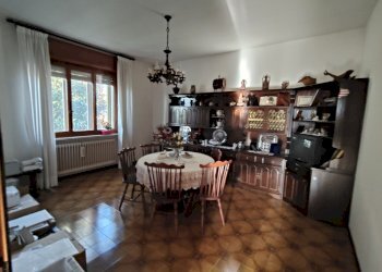 salone - Casa indipendente Via Don Aristide Conti, Castel San Giovanni - foto 1