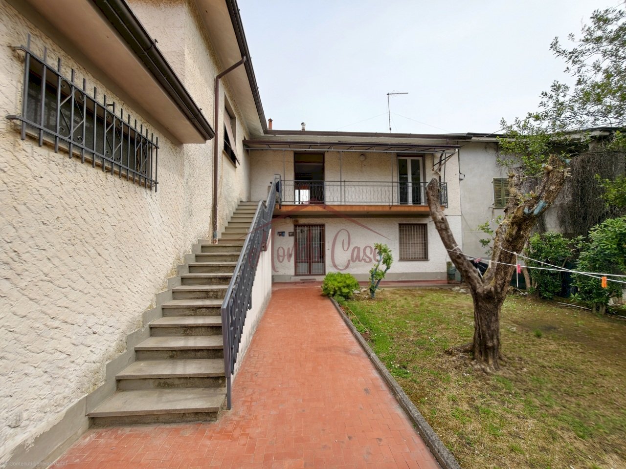 01.jpg - Portion of a house Via Battifollo 53, Sarzana - photo 1
