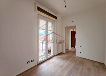 12.jpg - Portion of a house Via Battifollo 53, Sarzana - photo 12