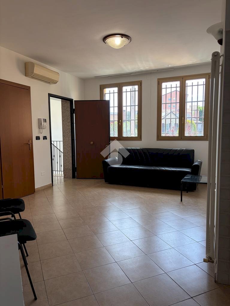 Office Via Scandellara, Bologna (neighborhood San Vitale) - photo 1