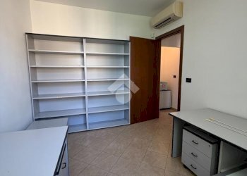 Office Via Scandellara, Bologna (neighborhood San Vitale) - photo 15