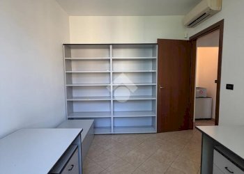 Office Via Scandellara, Bologna (neighborhood San Vitale) - photo 16